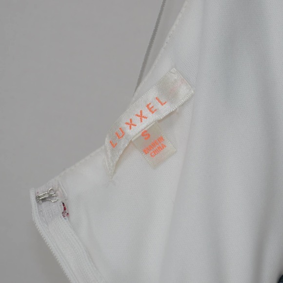 Luxxel Sleeveless Floral Print Romper Size S - Picture 10 of 12